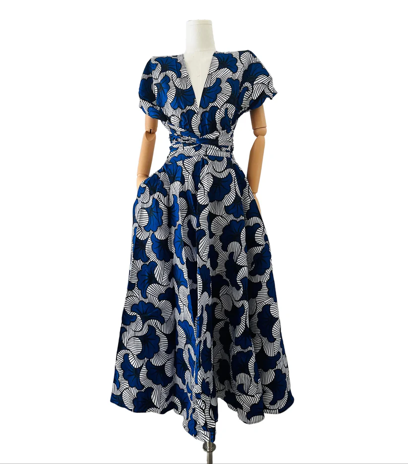 Robe Infinity en wax - Fleurs Bleu Roi - Poches / avec D'autres Choix Motif